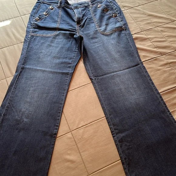 Stylish Blue Denim Jeans - Picture 4 of 6